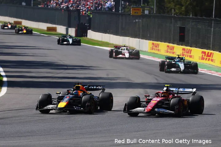 lewis-hamilton-ferrari-max-verstappen-red-bull-racing-mexico-zondag-2025