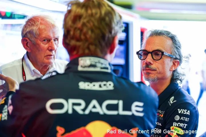 max-verstappen-laurent-mekies-helmut-marko-red-bull-racing-gp-2025-zaterdag-3