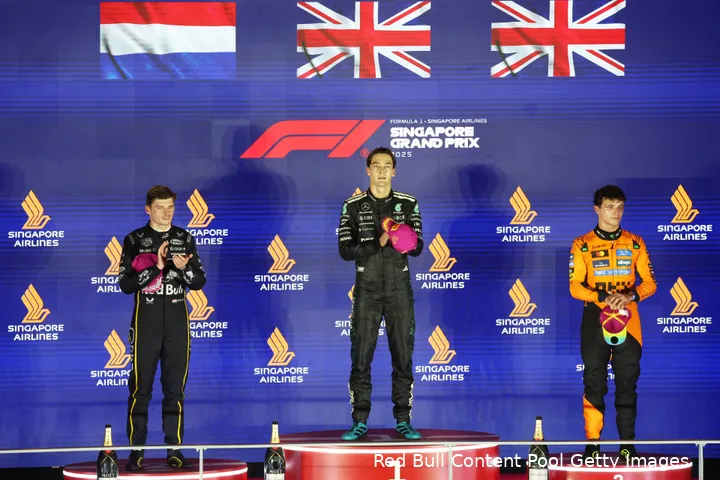 max-verstappen-red-bull-racing-george-russell-mercedes-mclaren-lando-norris-gp-singapore-2025-zondag-podium-6