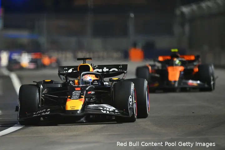 max-verstappen-red-bull-racing-gp-singapore-2025-zondag