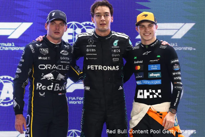 oscar-piastri-mclaren-george-russell-mercedes-max-verstappen-red-bull-racing-zaterdag-singapore-2025
