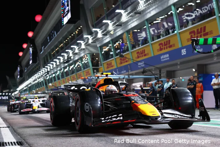 yuki-tsunoda-red-bull-racing-zaterdag-singapore-2025