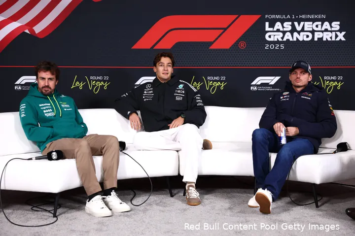 fernando-alonso-aston-martin-george-russell-mercedes-max-verstappen-red-bull-racing-las-vegas-donderdag-2025