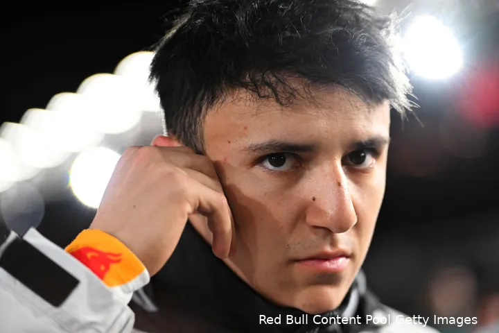 isack-hadjar-racing-bulls-las-vegas-zondag-2025