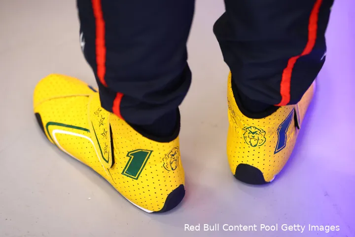 max-verstappen-red-bull-racing-2025-zaterdag-schoenen