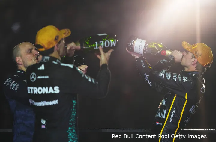 max-verstappen-red-bull-racing-gp-las-vegas-2025-zondag-george-russell-mercedes-gianpiero-lambiase