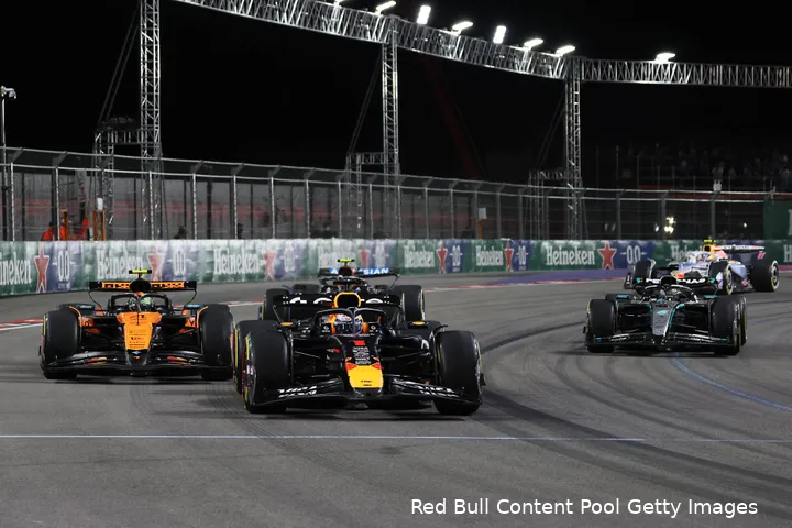 max-verstappen-red-bull-racing-gp-las-vegas-2025-zondag-lando-norris-mclaren-george-russell-mercedes