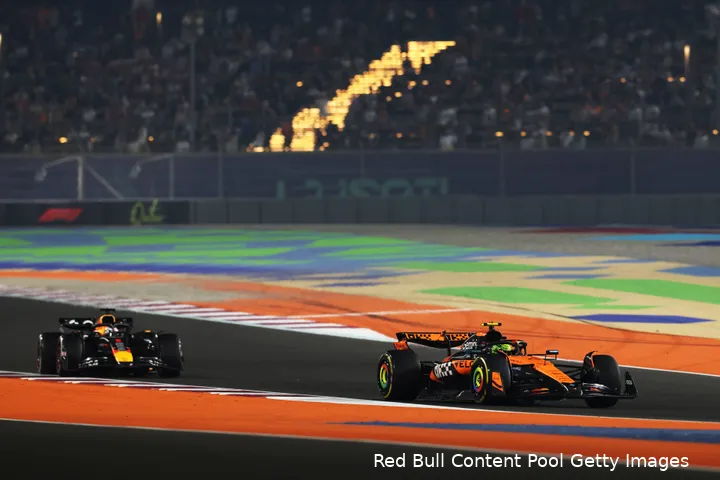 max-verstappen-red-bull-racing-gp-qatar-2025-zondag-lando-norris-mclaren
