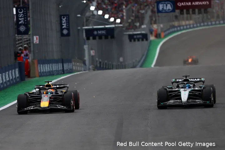 max-verstappen-red-bull-racing-gp-sao-paulo-brazilie-2025-zondag-george-russell-mercedes