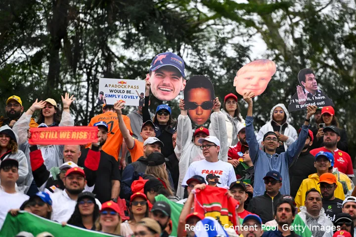 max-verstappen-red-bull-racing-gp-sao-paulo-brazilie-2025-zondag-lewis-hamilton-valtteri-bottass-toto-wolf-publiek