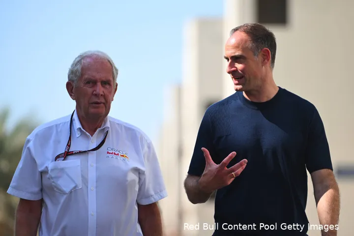 helmut-marko-oliver-mintzlaff-2025-abu-dhabi-zondag-red-bull-racing