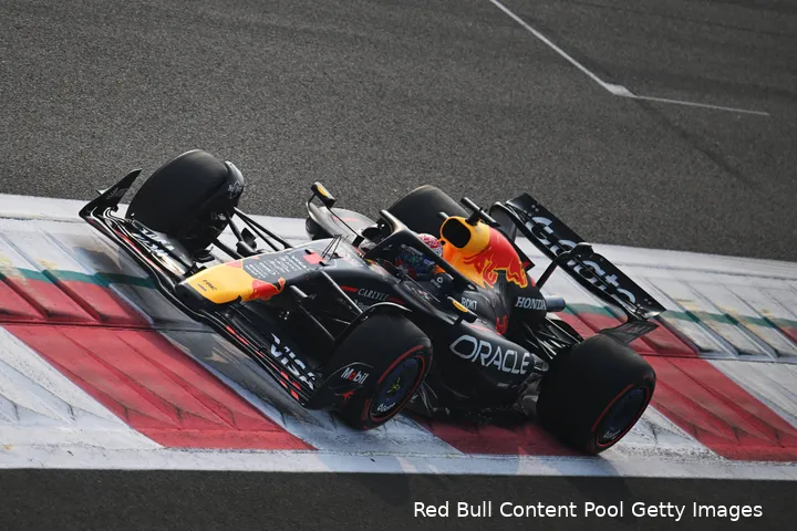 max-verstappen-2025-vt3-abu-dhabi-red-bull-racing