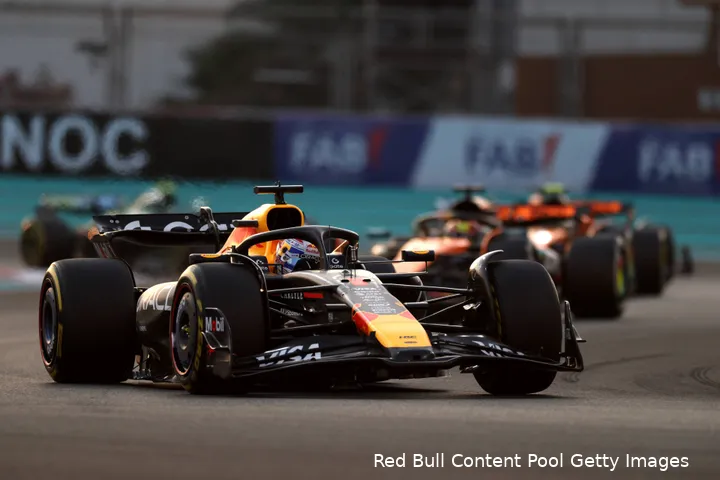 max-verstappen-mclaren-oscar-piasti-lando-norris-red-bull-racing-gp-abu-dhabi-2025-zondag-4