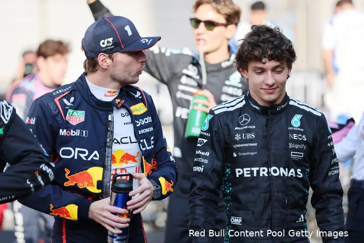 max-verstappen-mercedes-andrea-kimi-antonelli-red-bull-racing-gp-abu-dhabi-2025-zondag