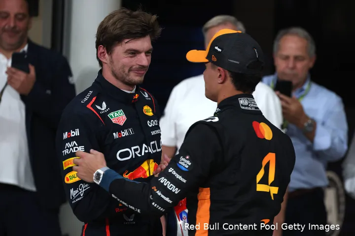 max-verstappen-red-bull-racing-2025-gp-abu-dhabi-zaterdag-mclaren-lando-norris