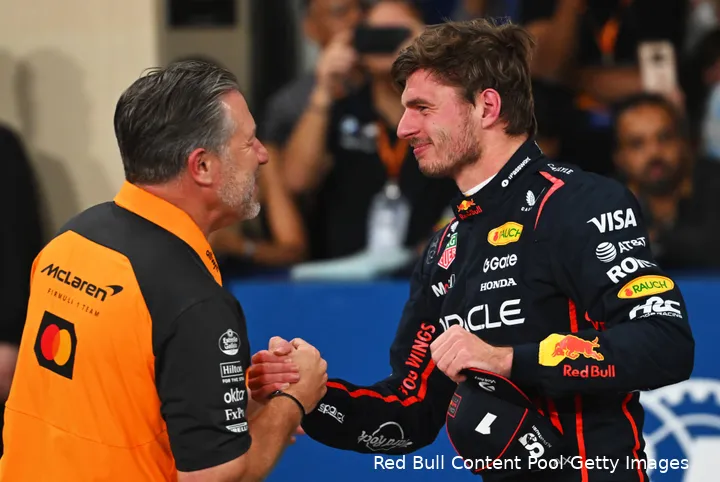 max-verstappen-red-bull-racing-2025-gp-abu-dhabi-zaterdag-zak-brown-mclaren