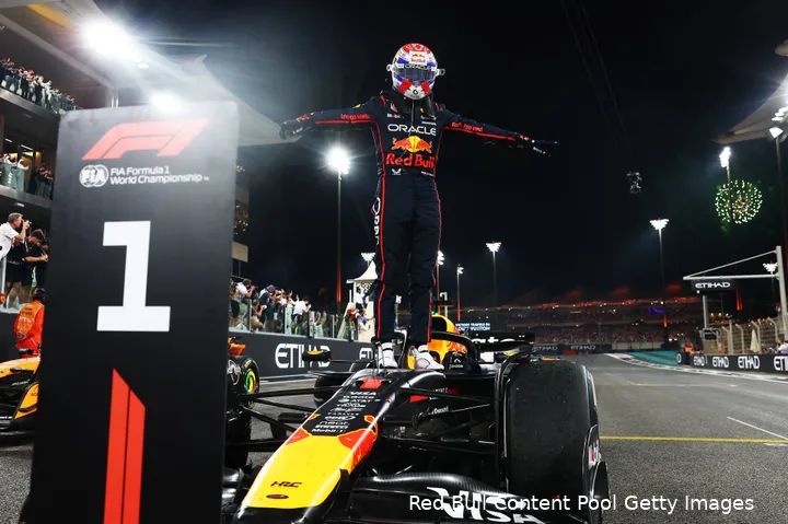 max-verstappen-red-bull-racing-gp-abu-dhabi-2025-zondag-2
