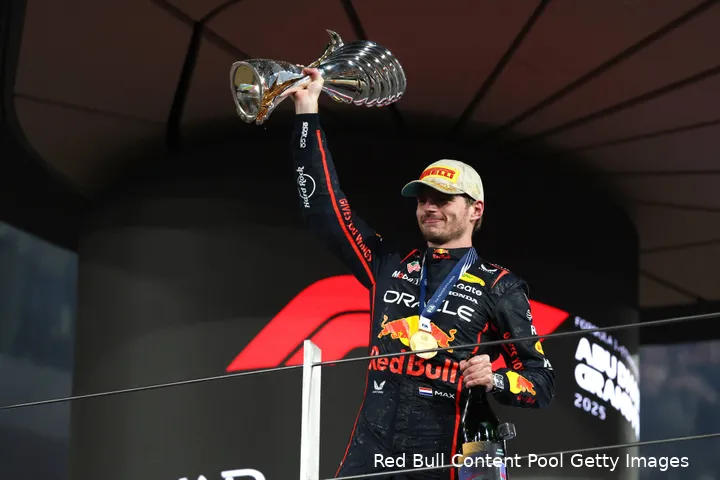 max-verstappen-red-bull-racing-gp-abu-dhabi-2025-zondag-27