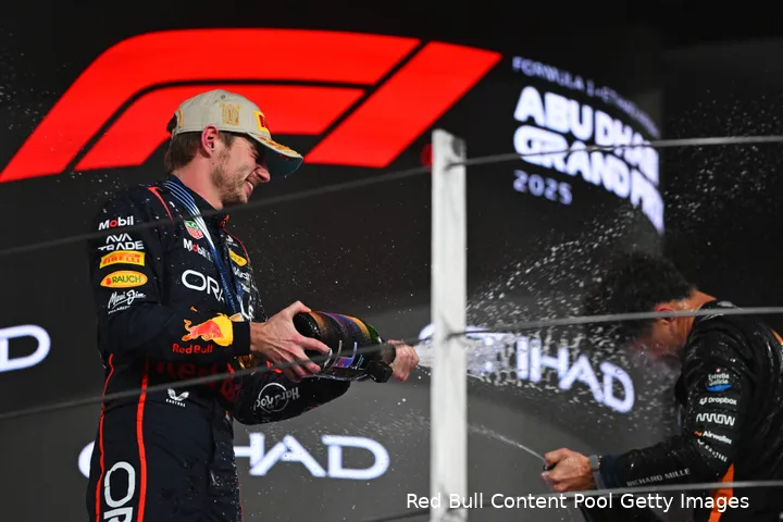 max-verstappen-red-bull-racing-gp-abu-dhabi-2025-zondag