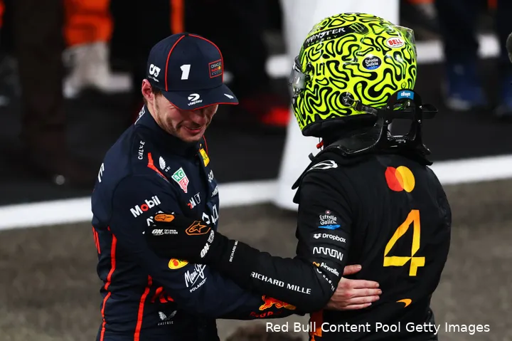 max-verstappen-red-bull-racing-gp-abu-dhabi-2025-zondag-mclaren-lando-norris