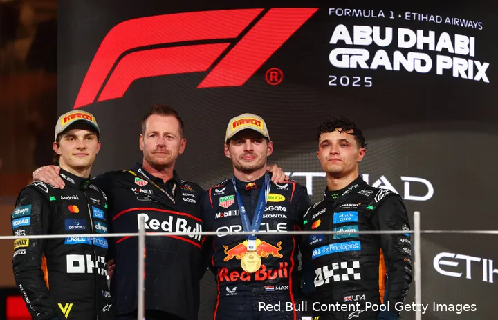 max-verstappen-red-bull-racing-gp-abu-dhabi-2025-zondag-mclaren-oscar-piastri-lando-norris