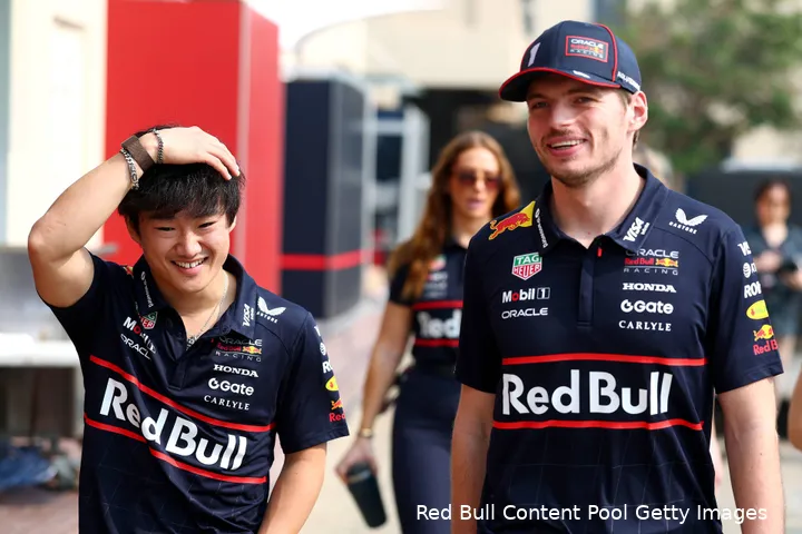 max-verstappen-yuki-tsunoda-2025-red-bull-racing-abu-dhabi-zaterdag