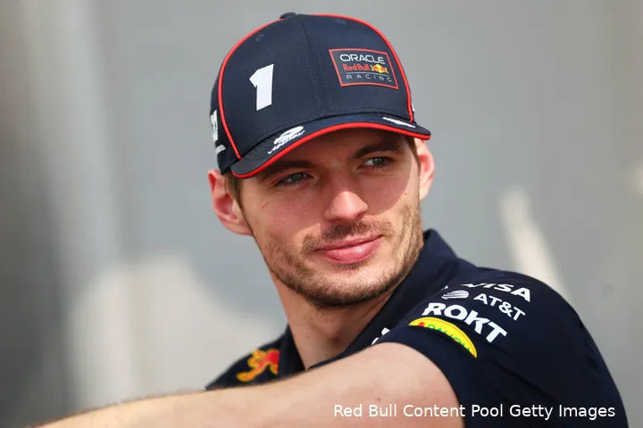 max-verstappen-zaterdag-abu-dhabi-red-bull-racing-2025