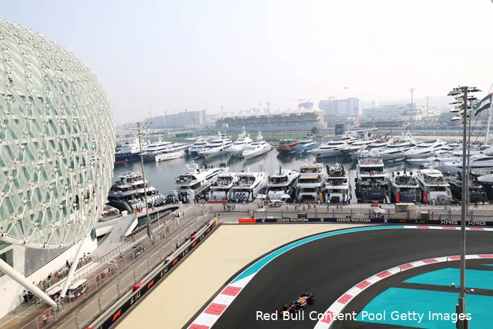 yuki-tsunoda-red-bull-racing-2025-gp-abu-dhabi-zaterdag-11