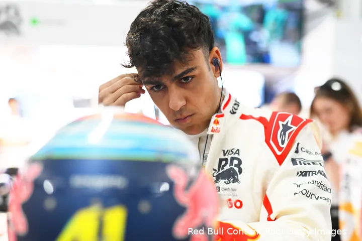 arvid-lindblad-racing-bulls-japan-suzuka-vrijdag-2026