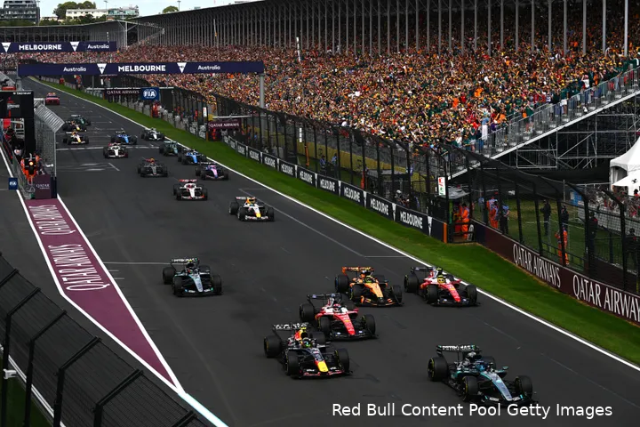 red-bull-racing-gp-australie-zondag-2026-lando-norris-mclaren-isack-hadjar-ferrari-lewis-hamilton-andrea-kimi-antonelli-mercedes-visa-cash-app-rb-arvid-lindblad-george-russell-charles-leclerc