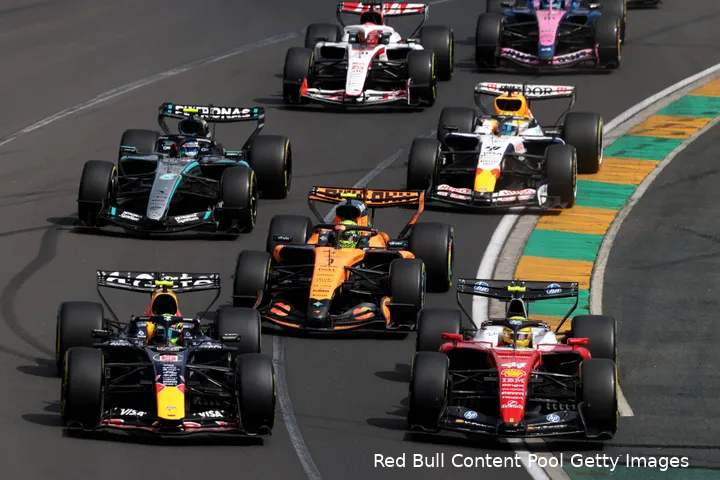 red-bull-racing-gp-australie-zondag-2026-lando-norris-mclaren-isack-hadjar-ferrari-lewis-hamilton-andrea-kimi-antonelli-mercedes-visa-cash-app-rbarvid-lindblad