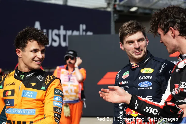red-bull-racing-max-verstappen-gp-australie-zondag-2026-oliver-bearman-haas-mclaren-lando-norris-2
