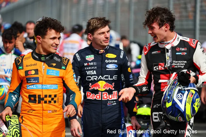 red-bull-racing-max-verstappen-gp-australie-zondag-2026-oliver-bearman-haas-mclaren-lando-norris-5