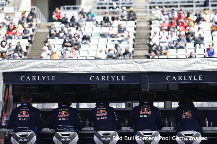 red-bull-racing-pitmuur-pits-japan-suzuka-vrijdag-2026