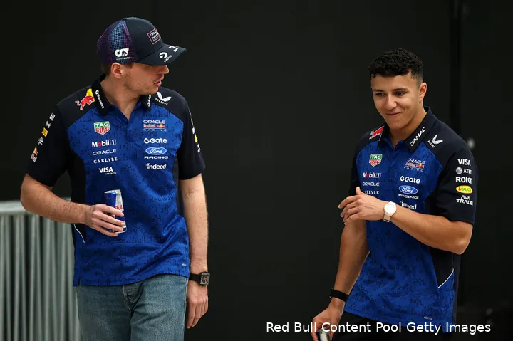 isack-hadjar-max-verstappen-red-bull-racing-gp-miami-2026-zondag