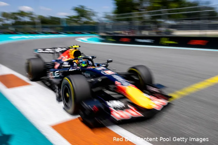 isack-hadjar-red-bull-racing-gp-miami-2026-vrijdag-2