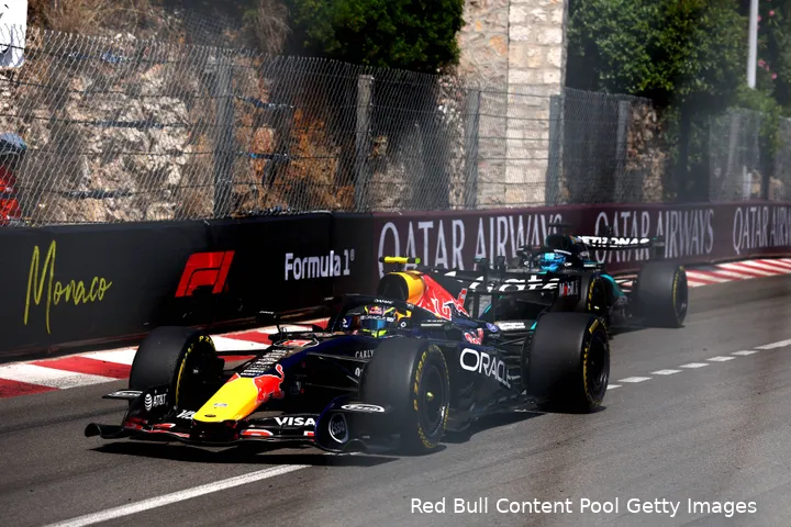 george-russell-mercedes-isack-hadjar-rb22-red-bull-racing-2026-monaco-zondag-grand-prix