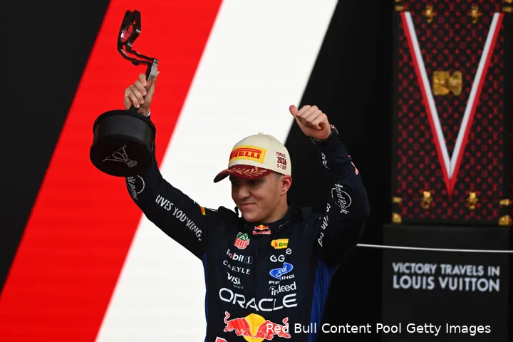 isack-hadjar-podium-red-bull-racing-2026-monaco-zondag-grand-prix