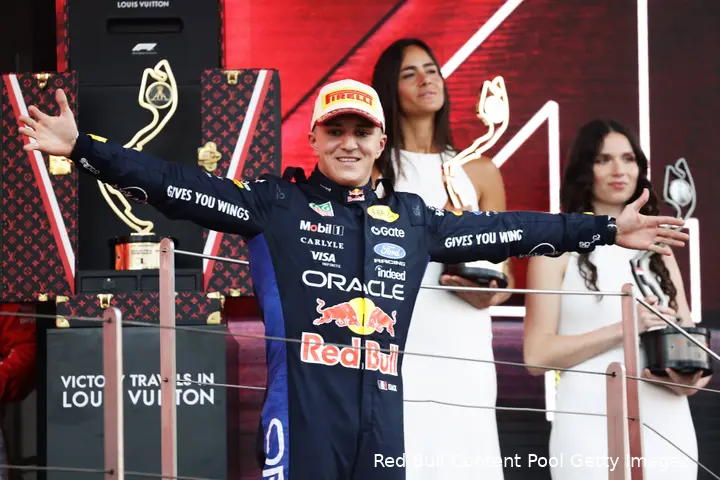 isack-hadjar-podium-red-bull-racing-2026-monaco-zondag-grand-prix