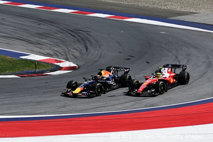 max-verstappen-red-bull-racing-gp-oostenrijk-2026-zondag-lewis-hamilton