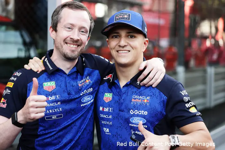 richard-wood-isack-hadjar-podium-red-bull-racing-2026-monaco-zondag-grand-prix