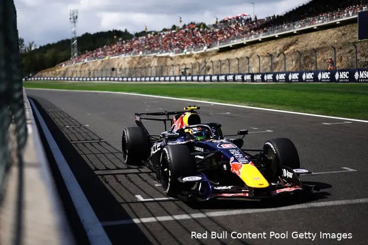 isack-hadjar-red-bull-racing-gp-belgie-2026-zondag-2