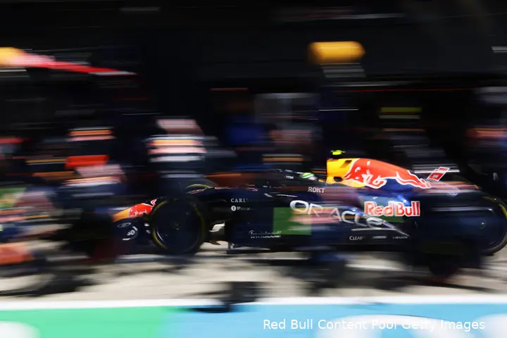 isack-hadjar-red-bull-racing-gp-groot-brittannie-2026-zondag-6