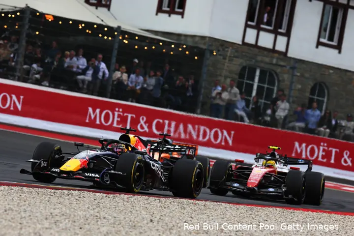 max-verstappen-red-bull-racing-gp-belgie-2026-zondag-lewis-hamilton-ferrari