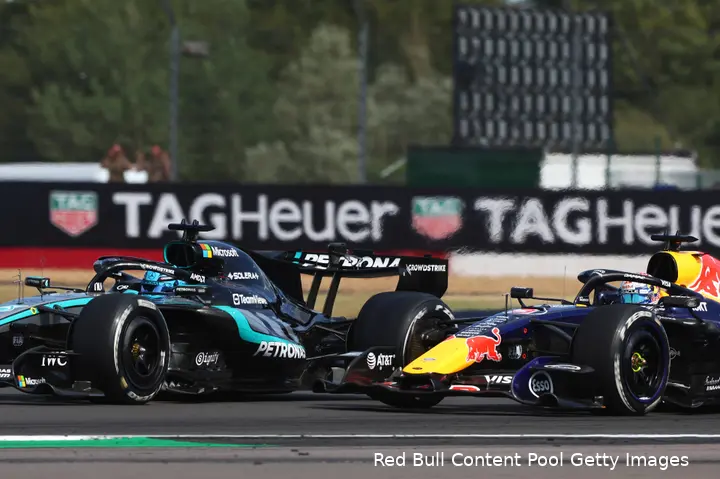 max-verstappen-red-bull-racing-gp-groot-brittannie-2026-zondag-george-russell-mercedes
