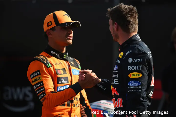 max-verstappen-red-bull-racing-gp-hongarije-2026-zondag-lando-norris
