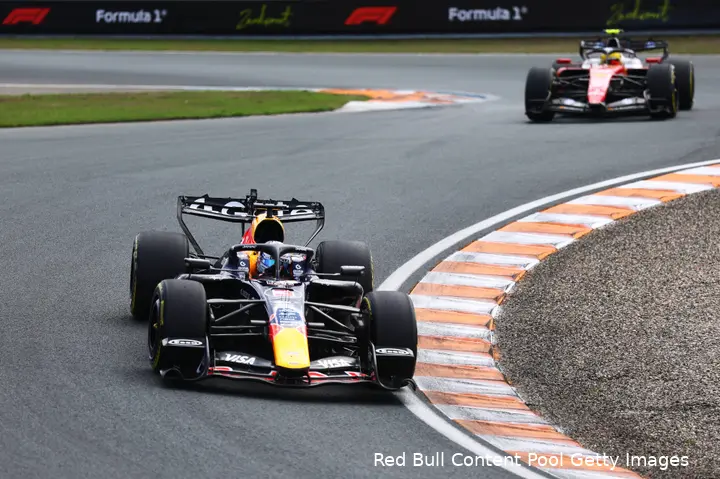 max-verstappen-red-bull-racing-lewis-hamilton-ferrari-nederland-zandvoort-2026-zaterdag-sprint