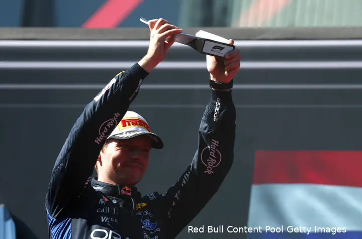 podium-max-verstappen-red-bull-racing-gp-spanje-2026-zondag
