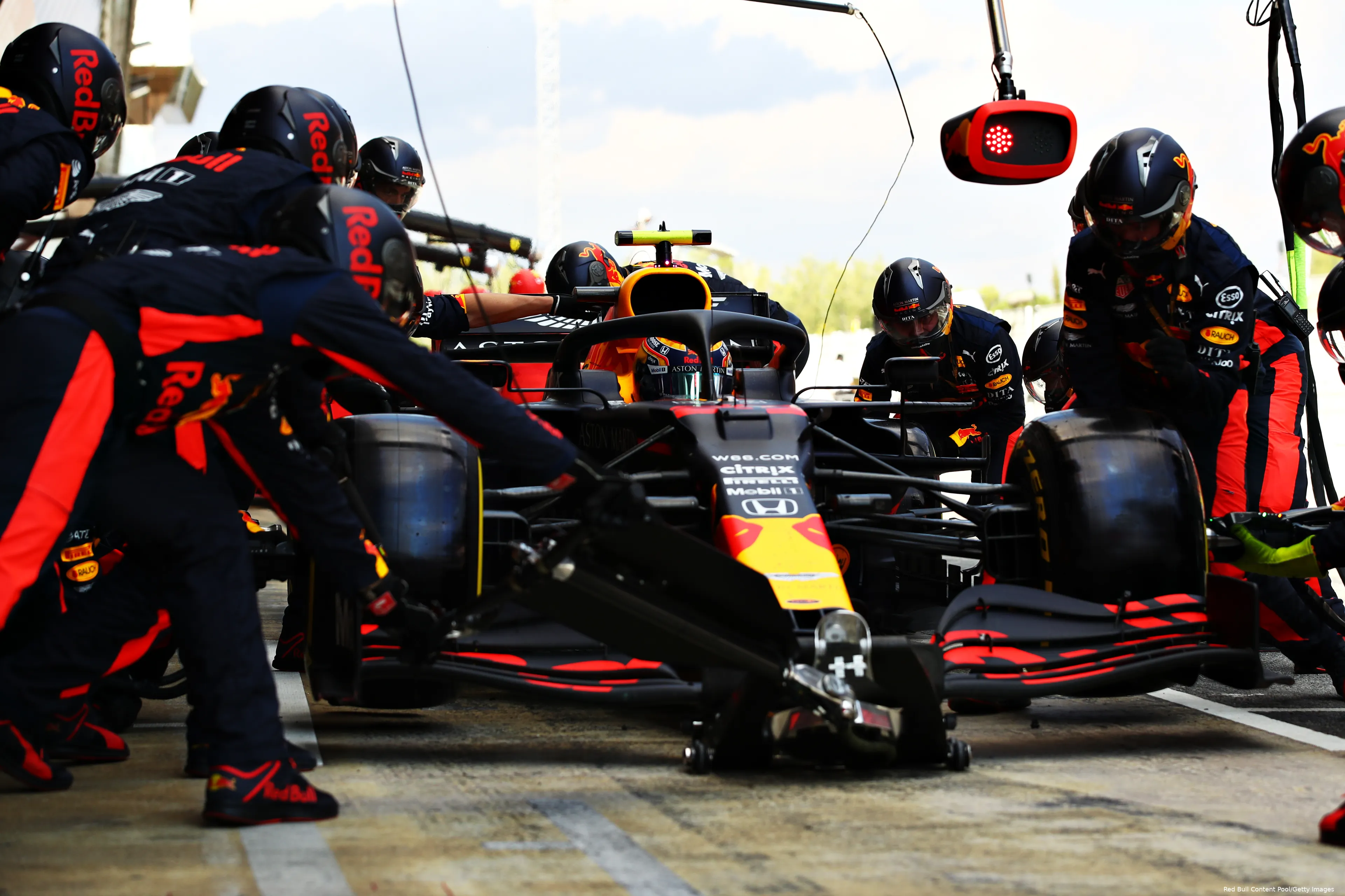 Alexander Albon pitstop Red Bull
