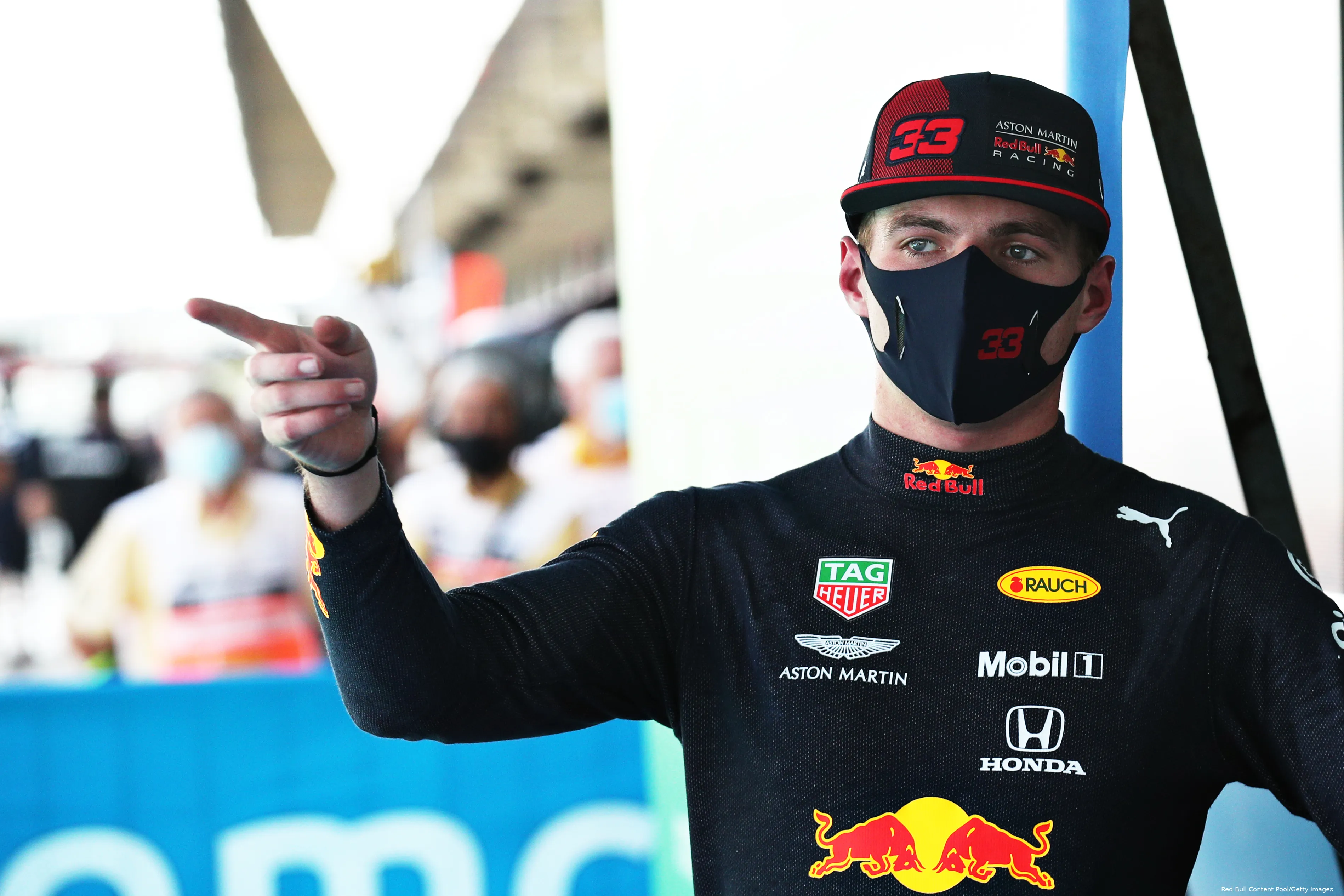 Max Verstappen Red Bull Racing wijst